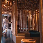 Yona Ex Le Parc Hotel