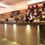Yona Ex Le Parc Hotel 4*