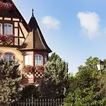 Yona Ex Le Parc Hotel 4*