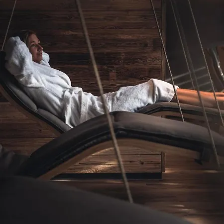 Le Parc Devient Yona 4*