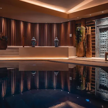 Yona Ex Le Parc Hotel 4*