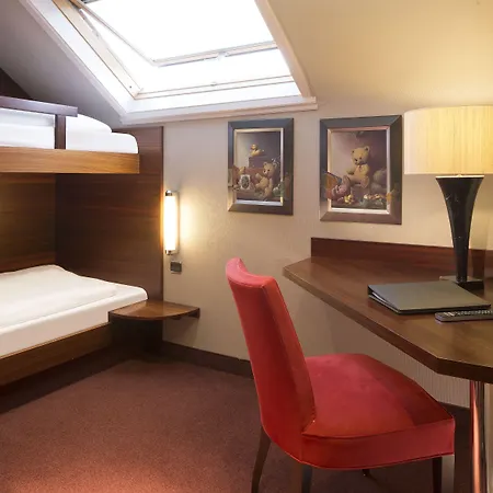 Hotell Le Parc Devient Yona 4*