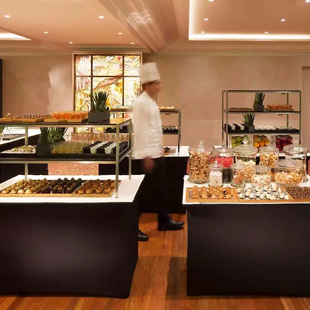 Hotell Le Parc Devient Yona 4*