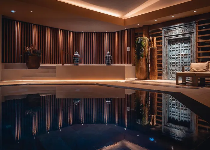 Yona Ex Le Parc Hotel Hotel 4*