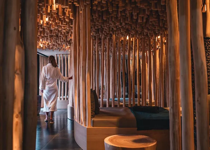 Yona Ex Le Parc Hotel Hotel