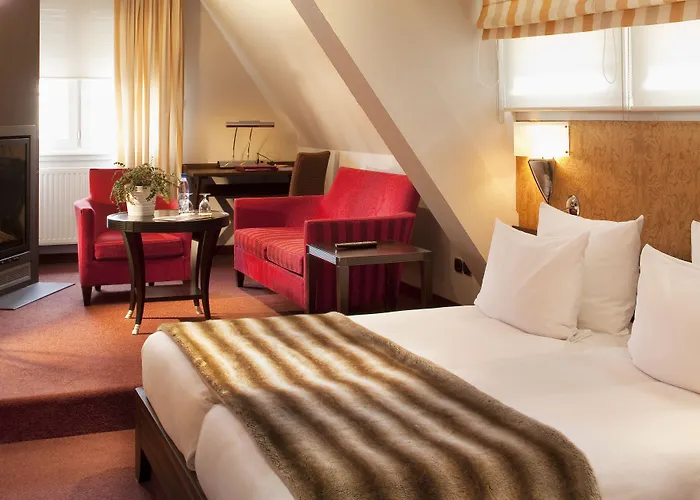 Yona Ex Le Parc Hotel 4*