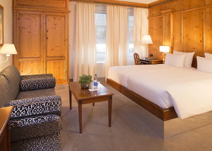 Yona Ex Le Parc Hotel Hotel 4*