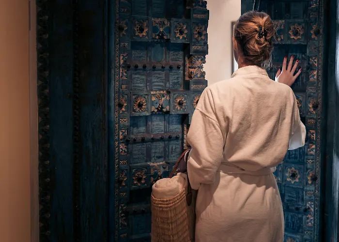 Hotel Yona Ex Le Parc Hotel 4*