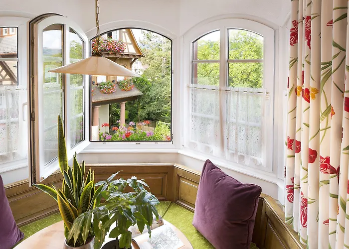 Yona Ex Le Parc Hotel 4*