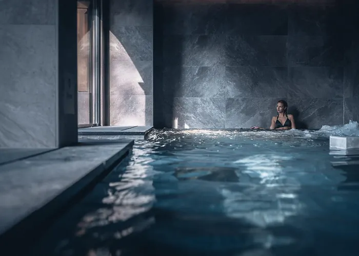 Yona Ex Le Parc Hotel