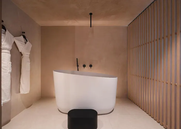 Yona Ex Le Parc Hotel