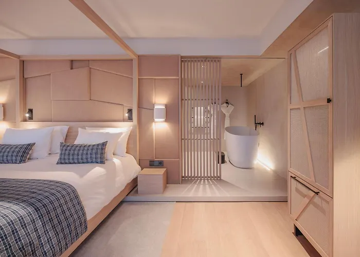 Yona Ex Le Parc Hotel 4*