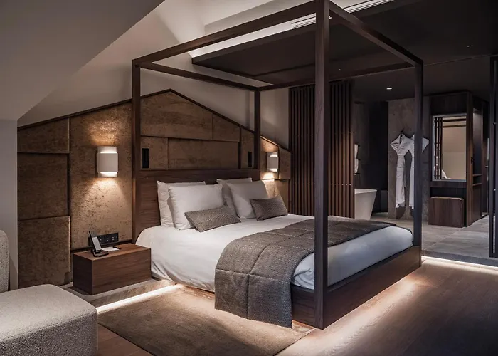 Yona Ex Le Parc Hotel Hotel 4*