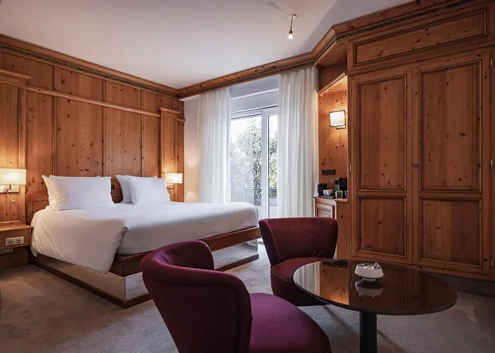 Yona Ex Le Parc Hotel Hotel 4*